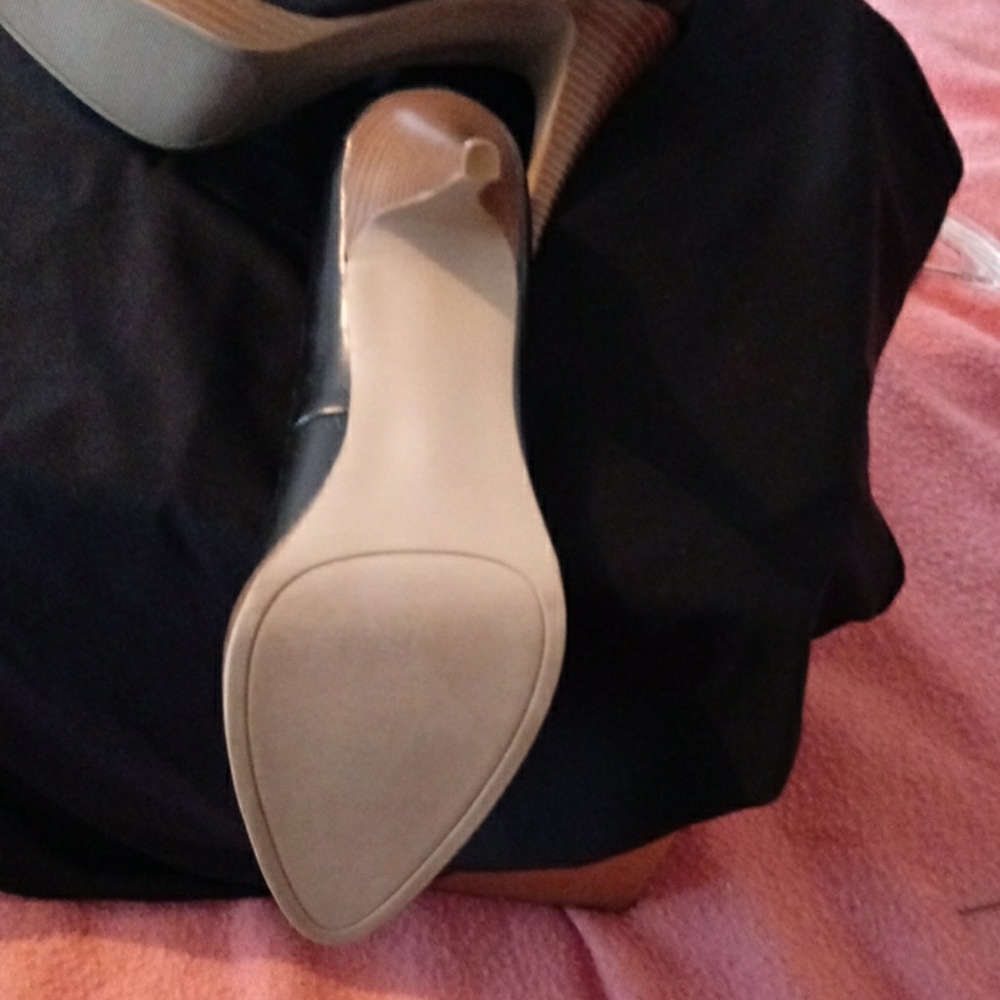 Shoes - Picture 3 of 5